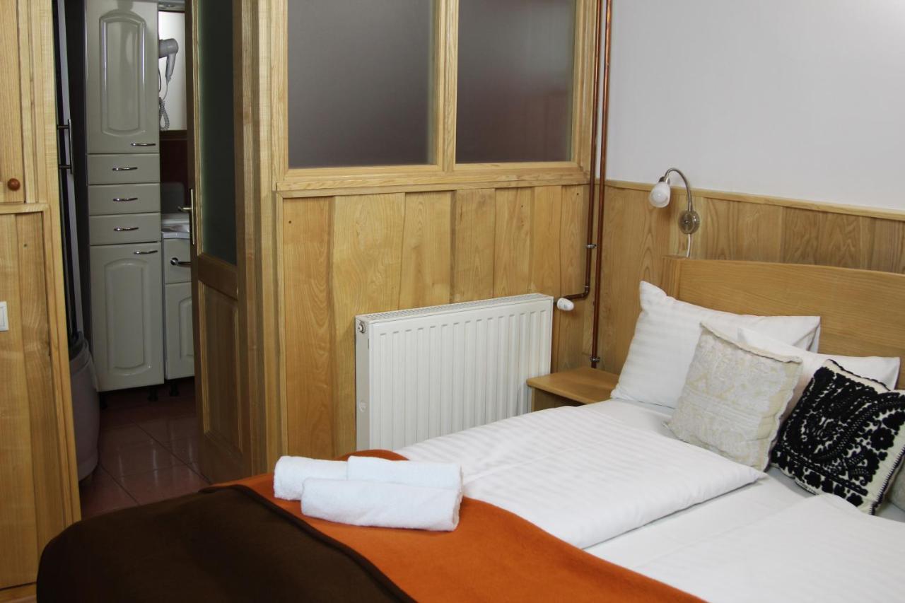 Tiszafa Vendeghaz Szentgal Hotel Buitenkant foto