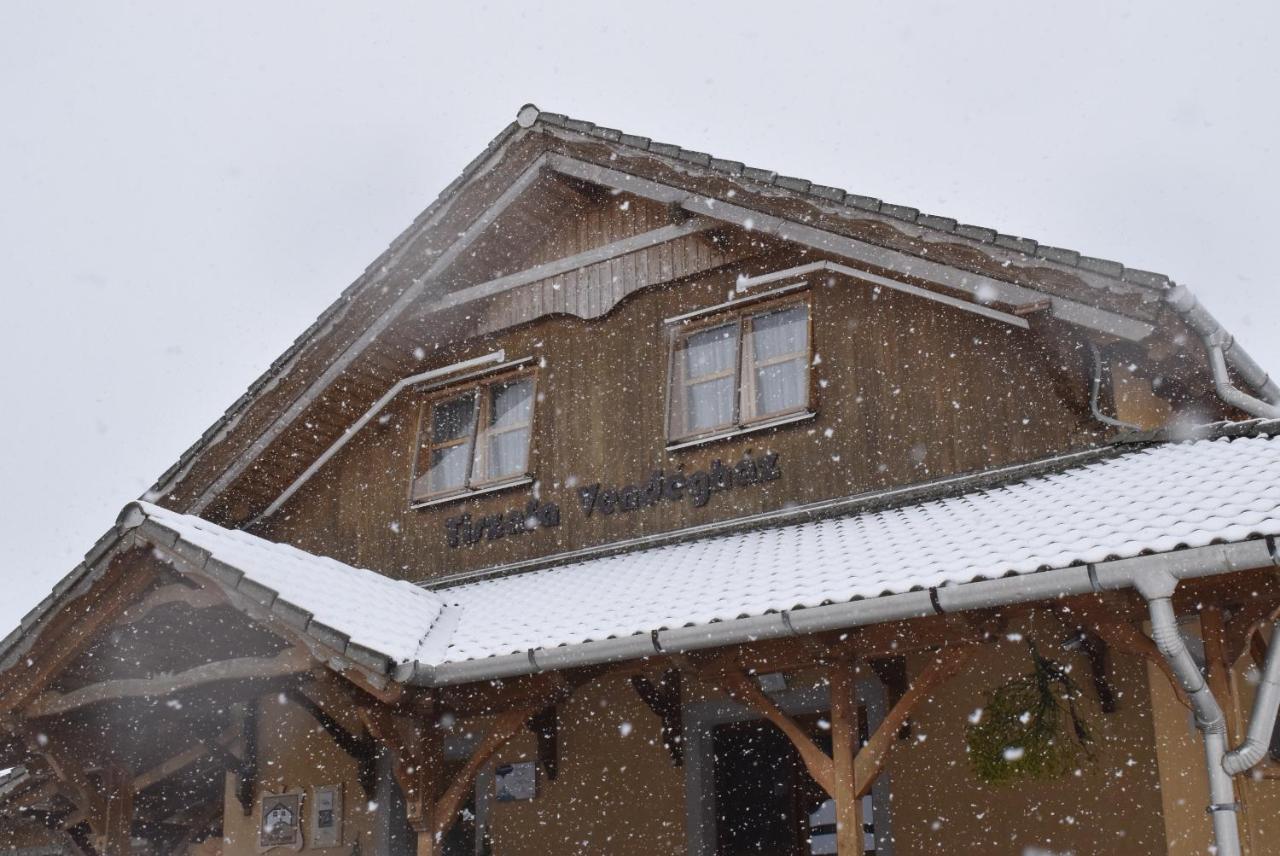Tiszafa Vendeghaz Szentgal Hotel Buitenkant foto