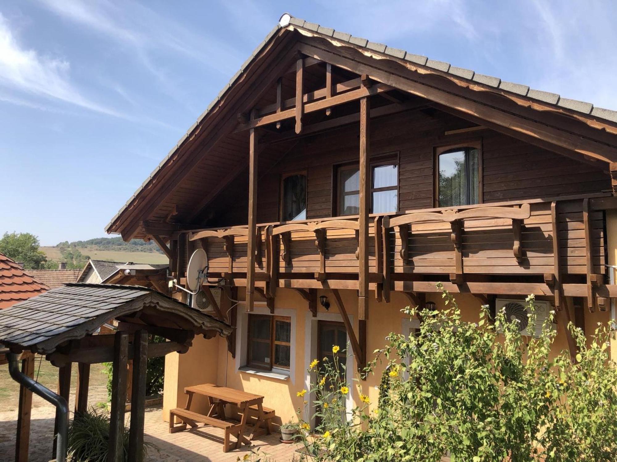Tiszafa Vendeghaz Szentgal Hotel Buitenkant foto