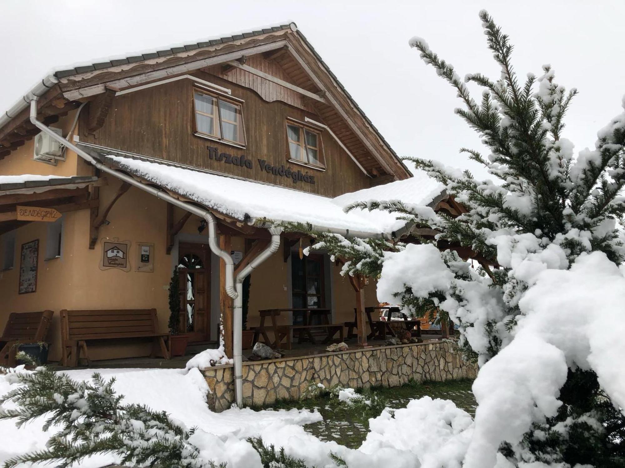 Tiszafa Vendeghaz Szentgal Hotel Buitenkant foto
